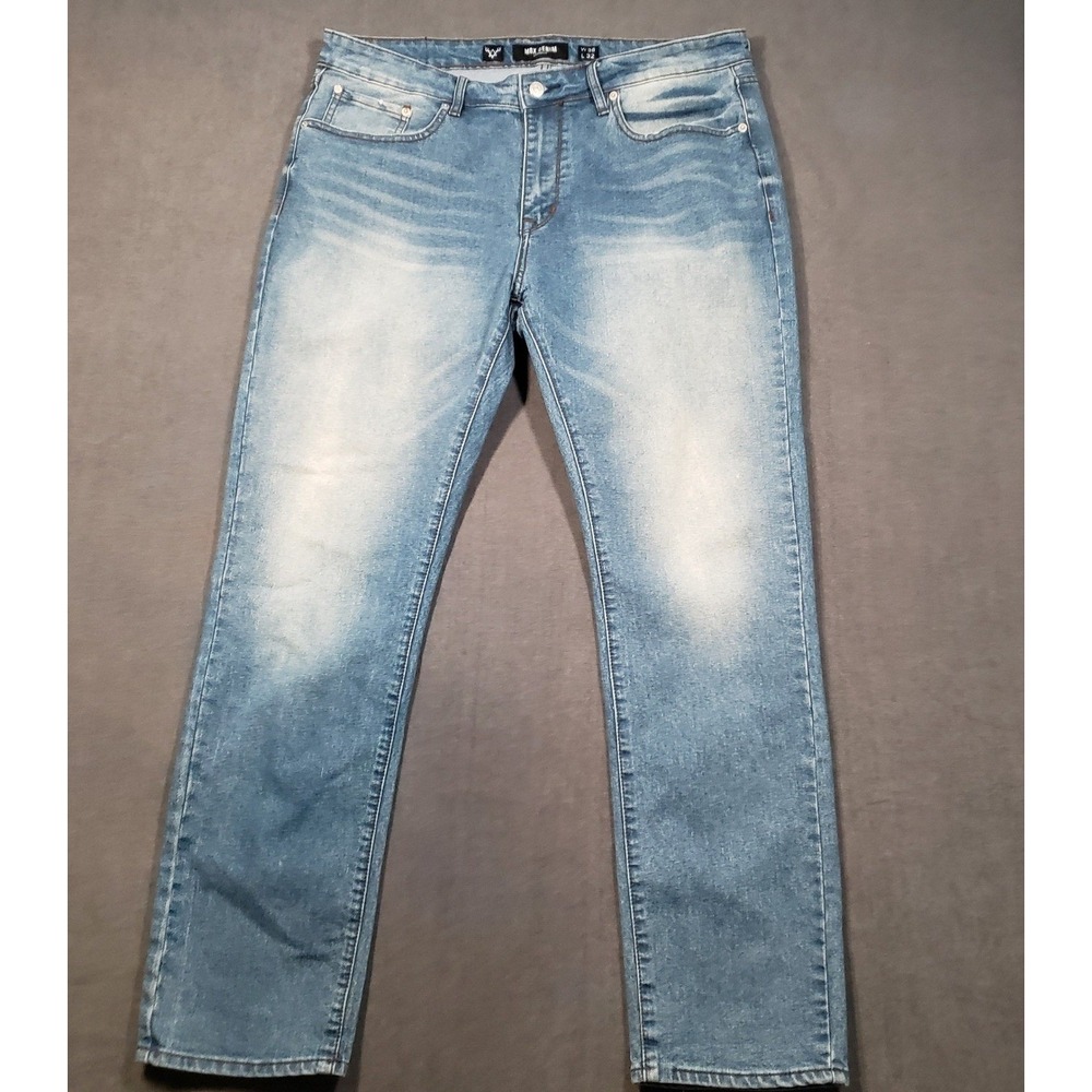 Straight Fit Men's Jeans in Light Blue Wash